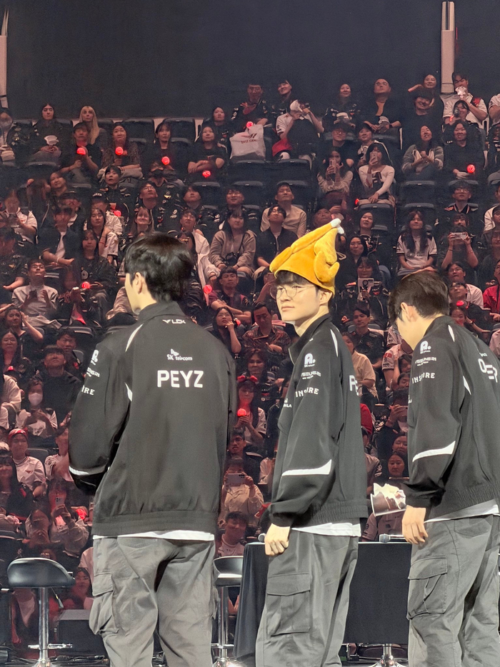 开云-T1主场首秀全员翻滚引热议|李哥|Faker|PEYZ|T1_Faker|比赛_新浪体育_新浪新闻